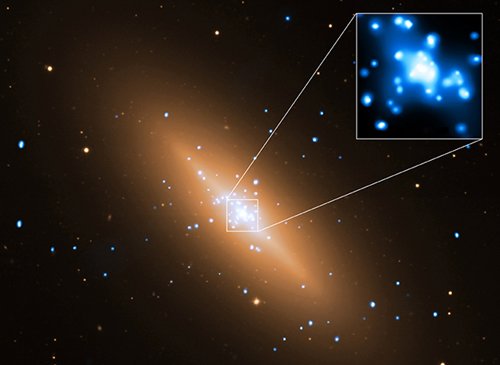 Chandra Астрономы рассмотрели, как газ поглощается черной дырой