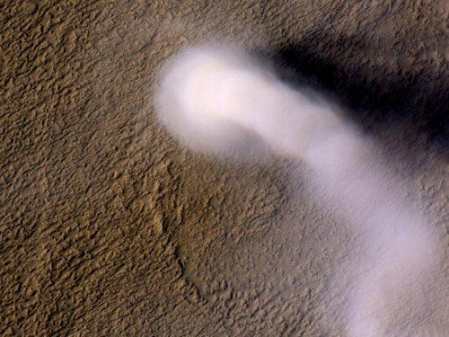 mars-dust-devil-mro-spacecraft Получены снимки гигантского пылевого смерча на Марсе