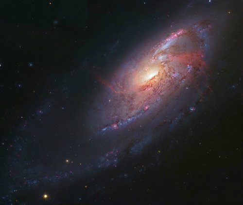 Рукава галактики M106